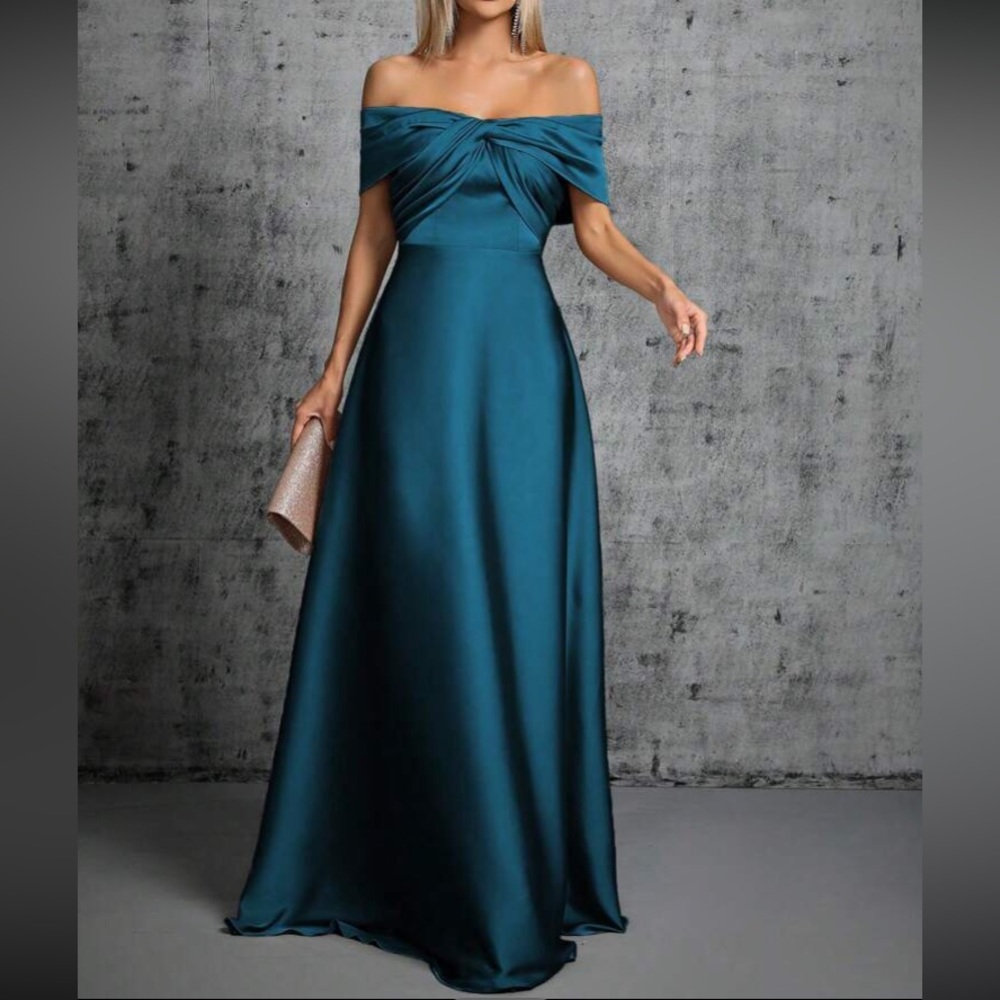 Elegant Teal Off-Shoulder Wedding Dress